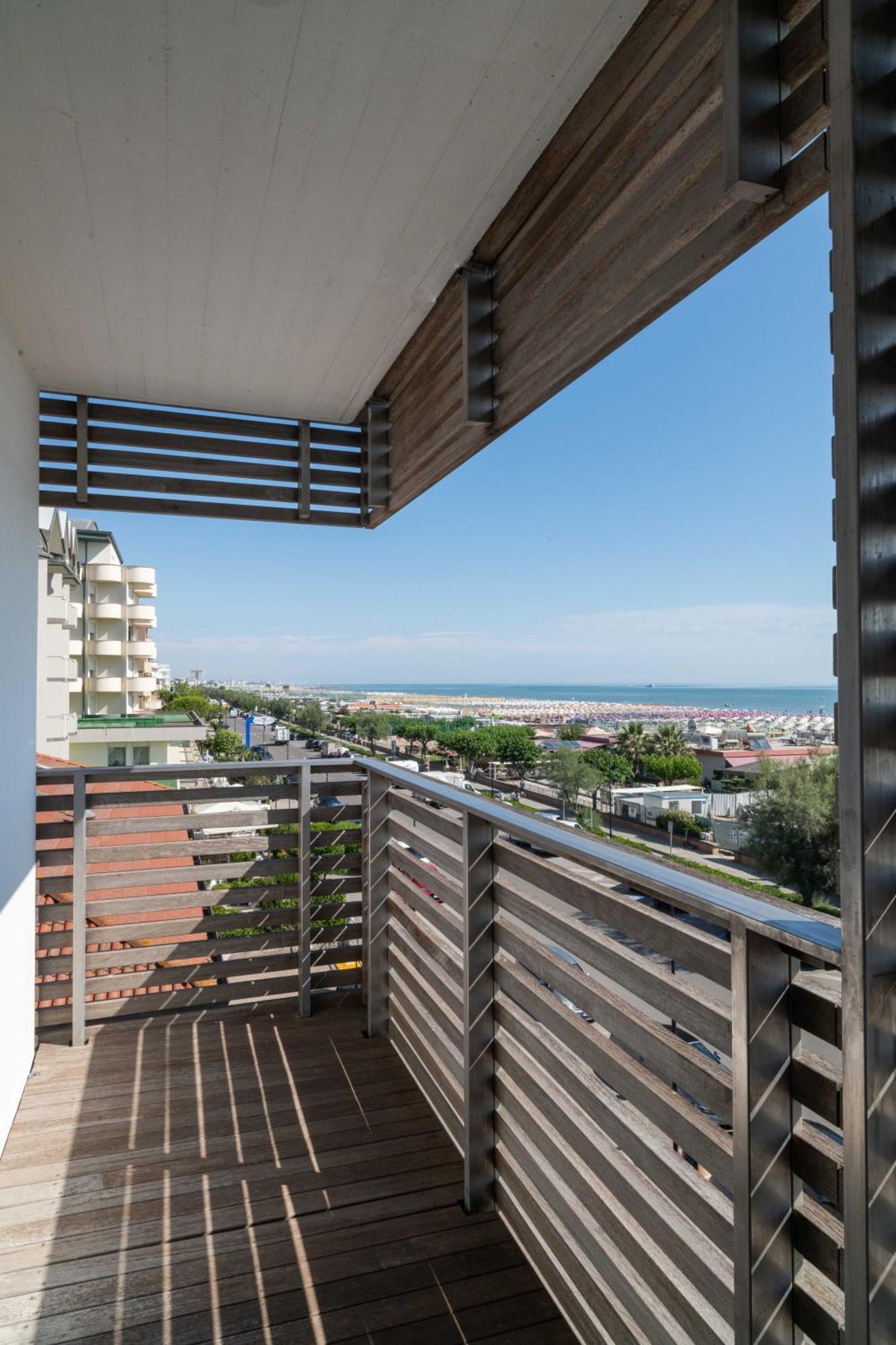 Kiss Beachfront Hotel & Restaurant Cervia Exteriör bild