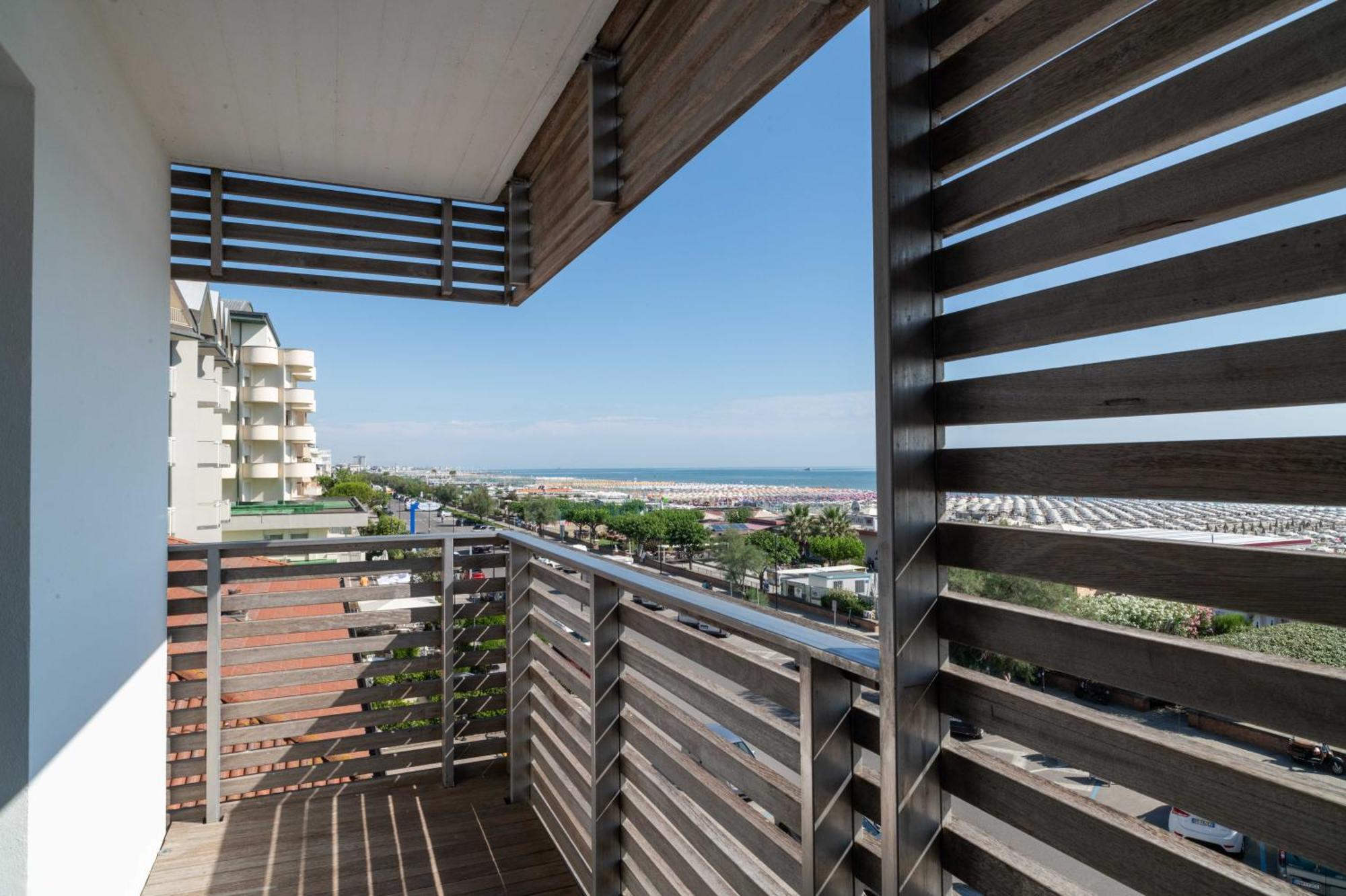 Kiss Beachfront Hotel & Restaurant Cervia Exteriör bild