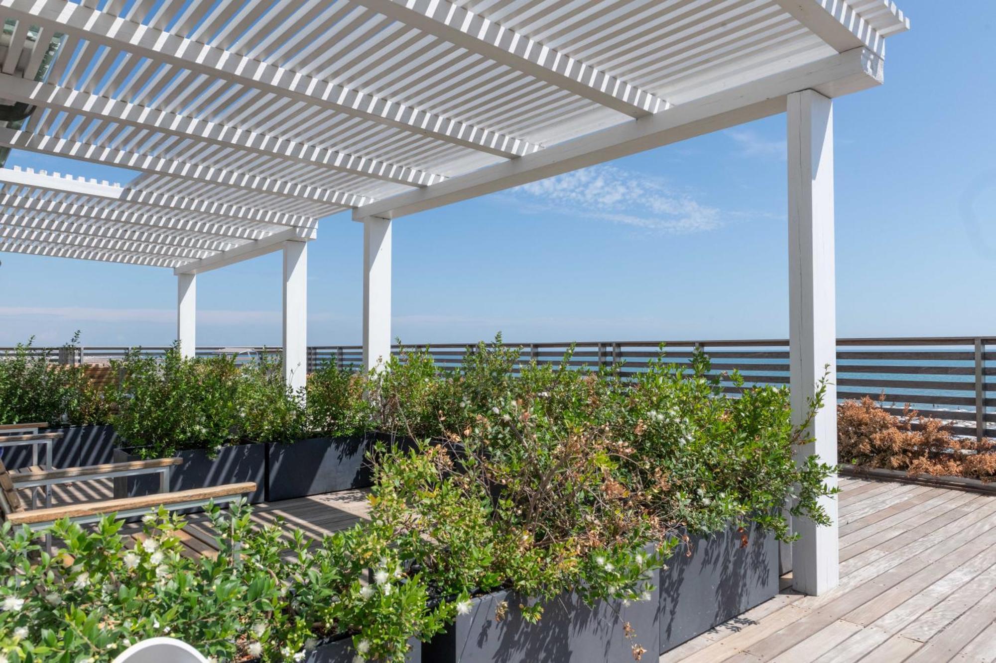 Kiss Beachfront Hotel & Restaurant Cervia Exteriör bild